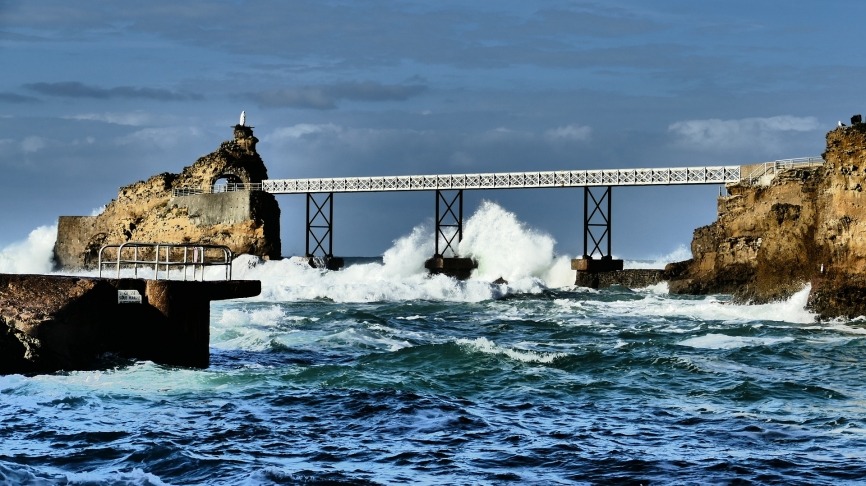 biarritz-4013602_1920