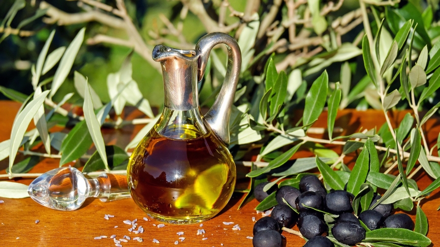 olive-oil-Pix 1596639_1920