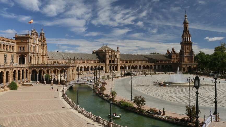 spain-square-573805_1920