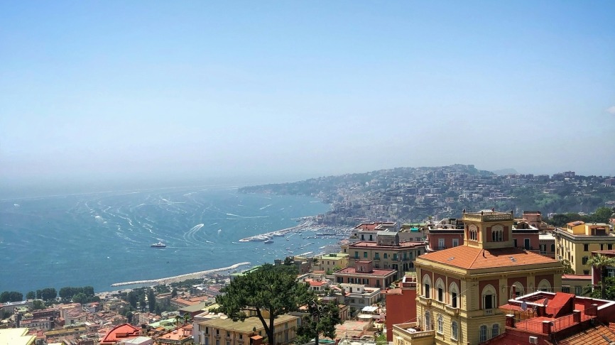 victor-malyushev-GuxE2Rc1jGI-unsplash