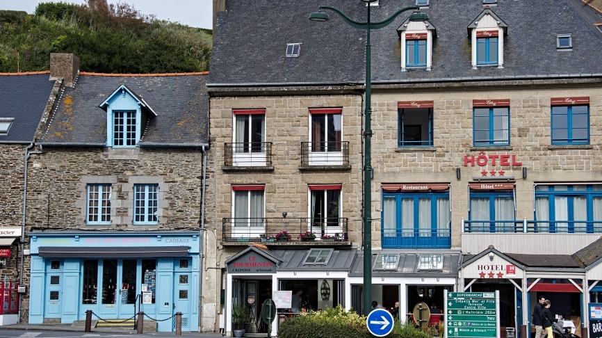 pexels-jean-paul-wettstein-677916508-31122811